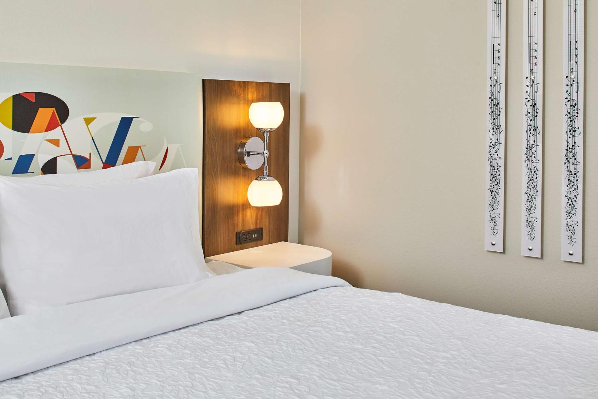 Hampton Inn & Suites Atlanta-Midtown, Ga Екстер'єр фото