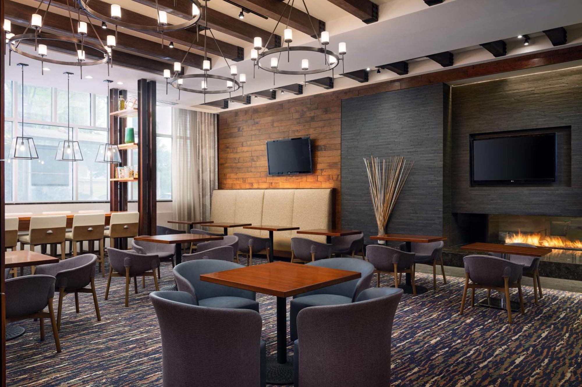 Hampton Inn & Suites Atlanta-Midtown, Ga Екстер'єр фото